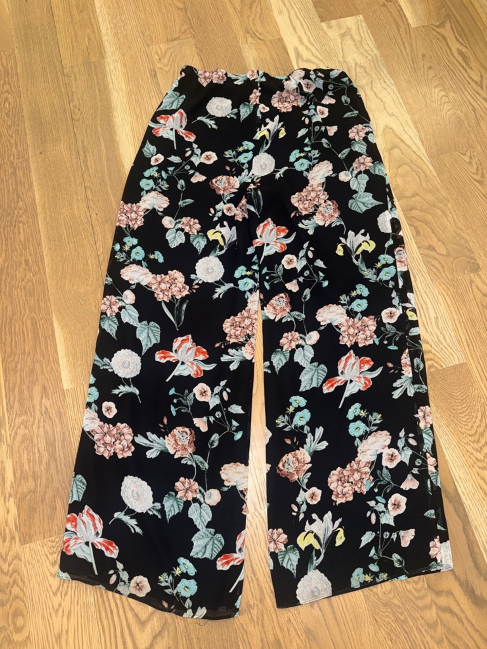 Vince Camuto Black Wide-Leg Floral Palazzo Pants - Picture 5 of 5
